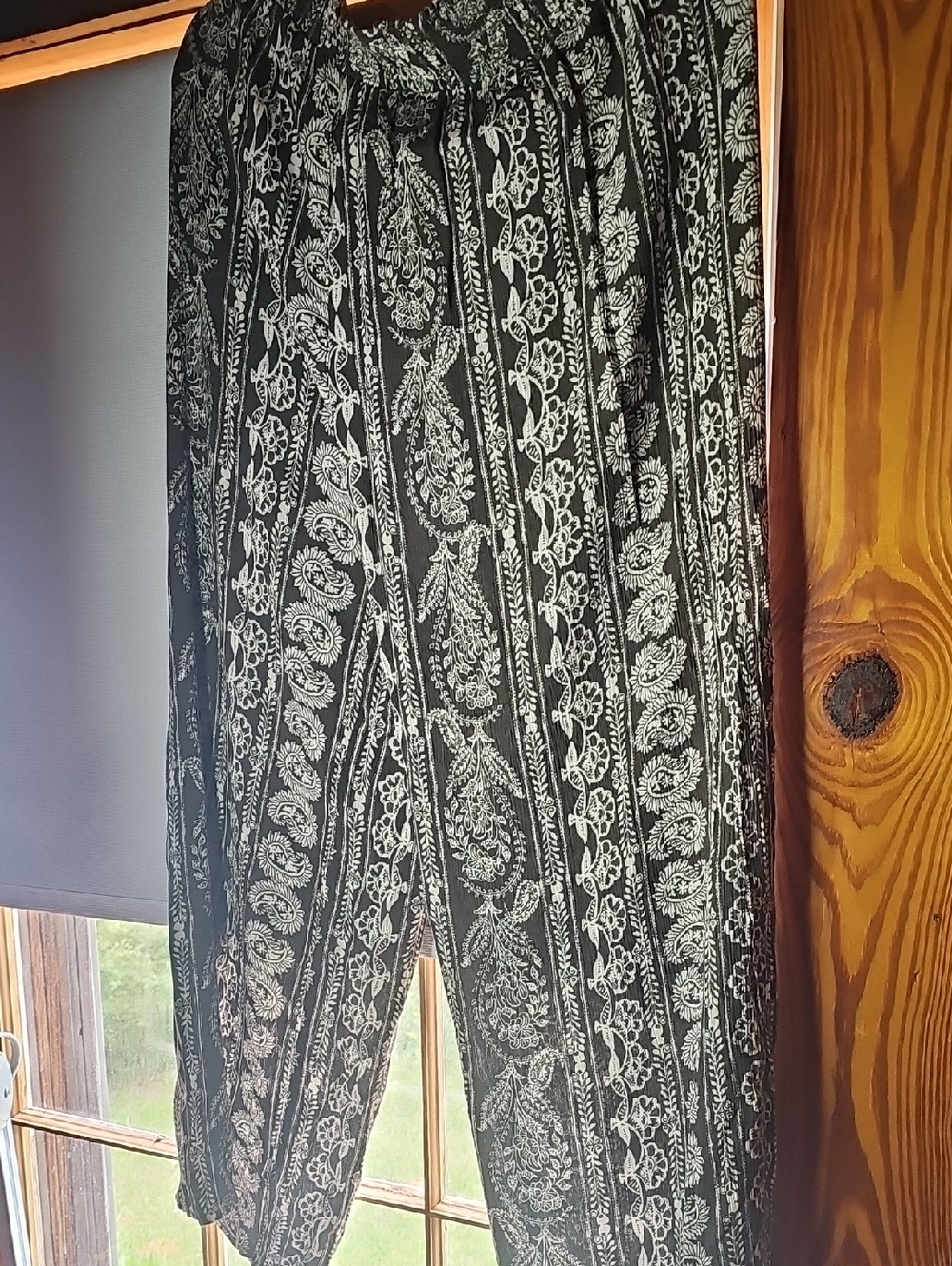 Xhilaration Brown and White Floral Print Elastic Waist Pants